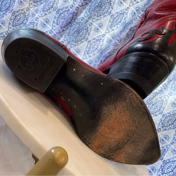 Handcrafted Leather Cowboy Boots with Overlay Details - Picture 12 of 13